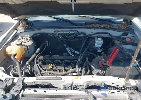 2009 Ford Escape Xls/Xls Manual from USA, damaged, VIN 1FMCU02799KB21943